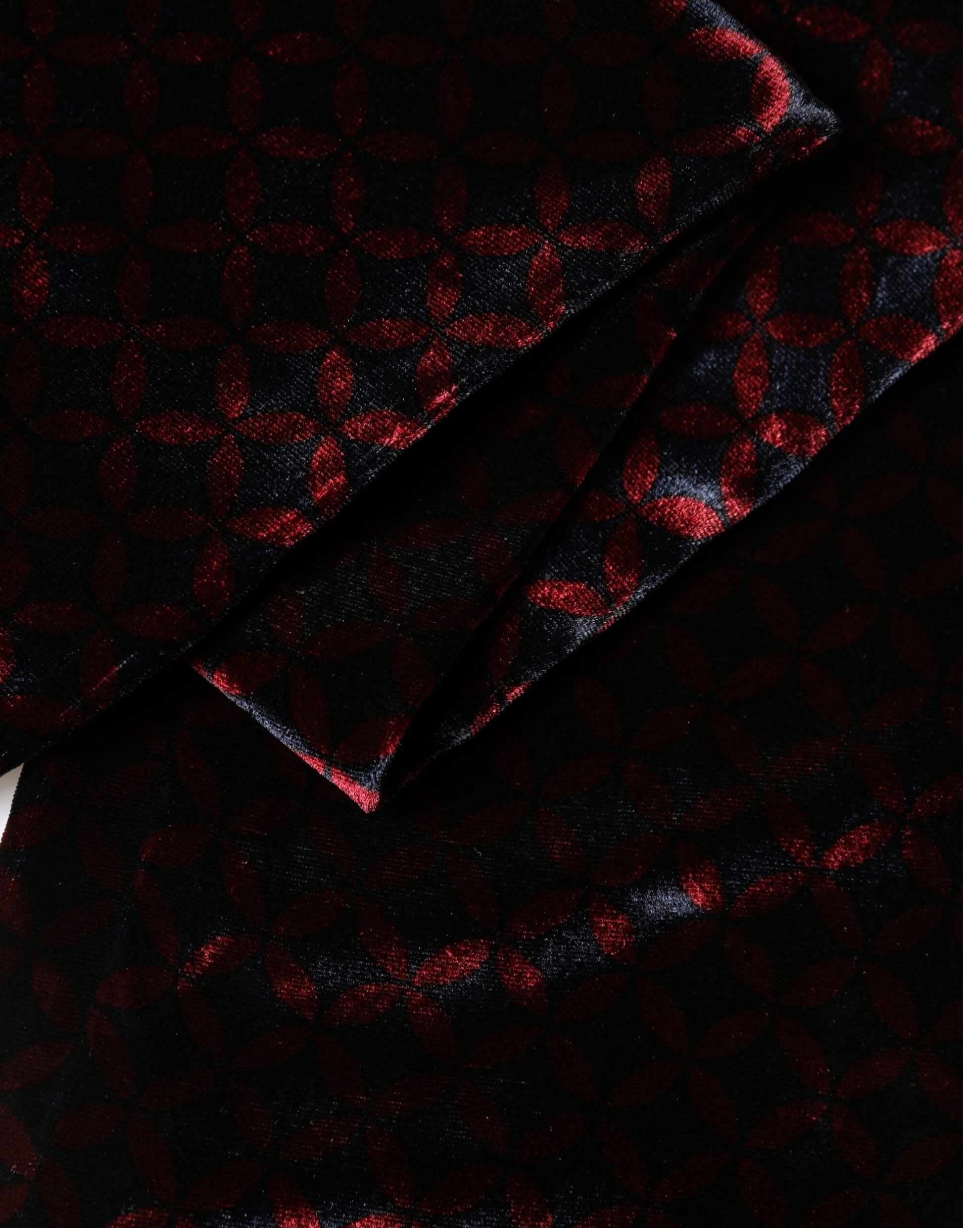 Black Red Rayon Geometric Pattern Fringe 140cm X 16cm  Scarf