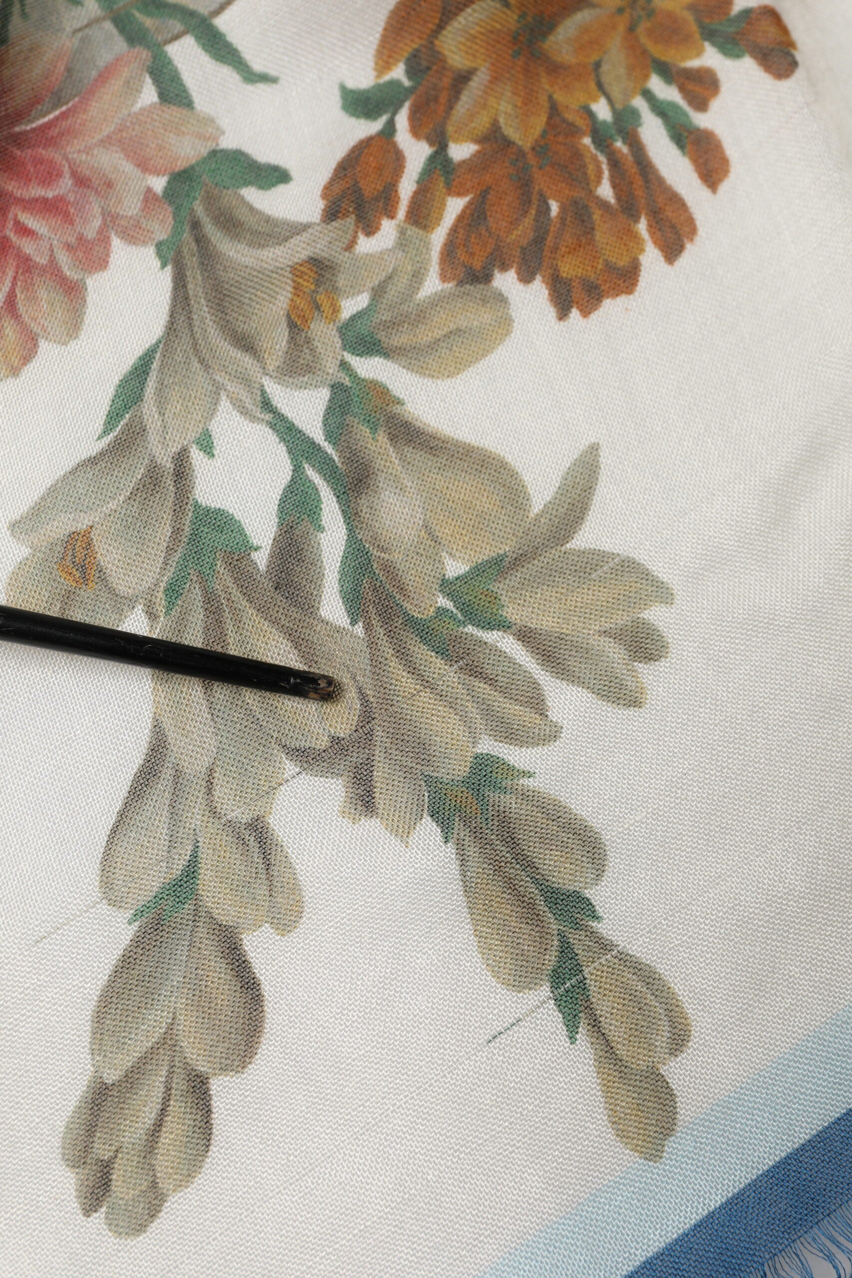 White Flower Vase Cashmere Stole Wrap 132cm x 128cm Scarf