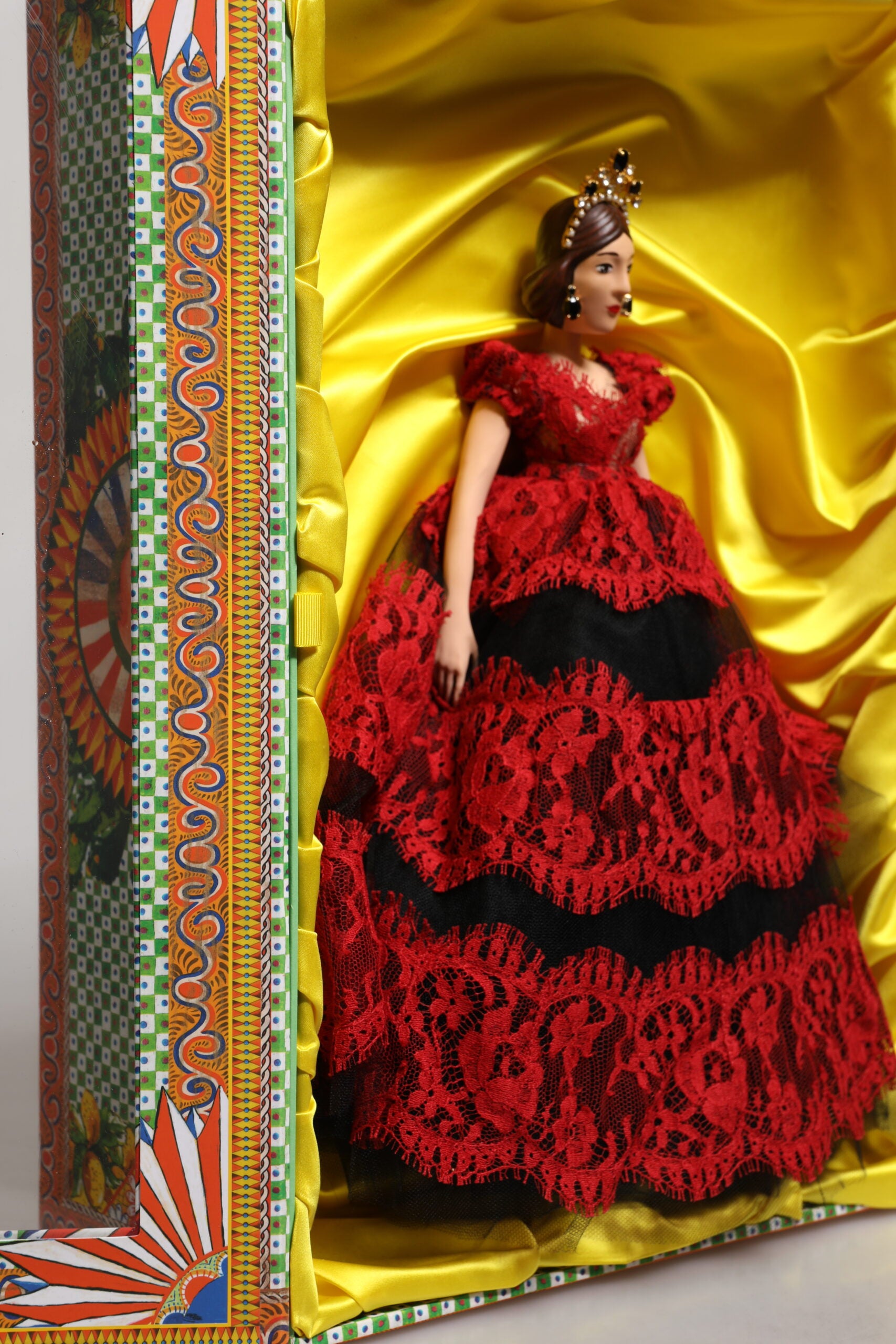 Red Dress Ceramic Porcelain Fashion Box Leather Sicily Dolls
