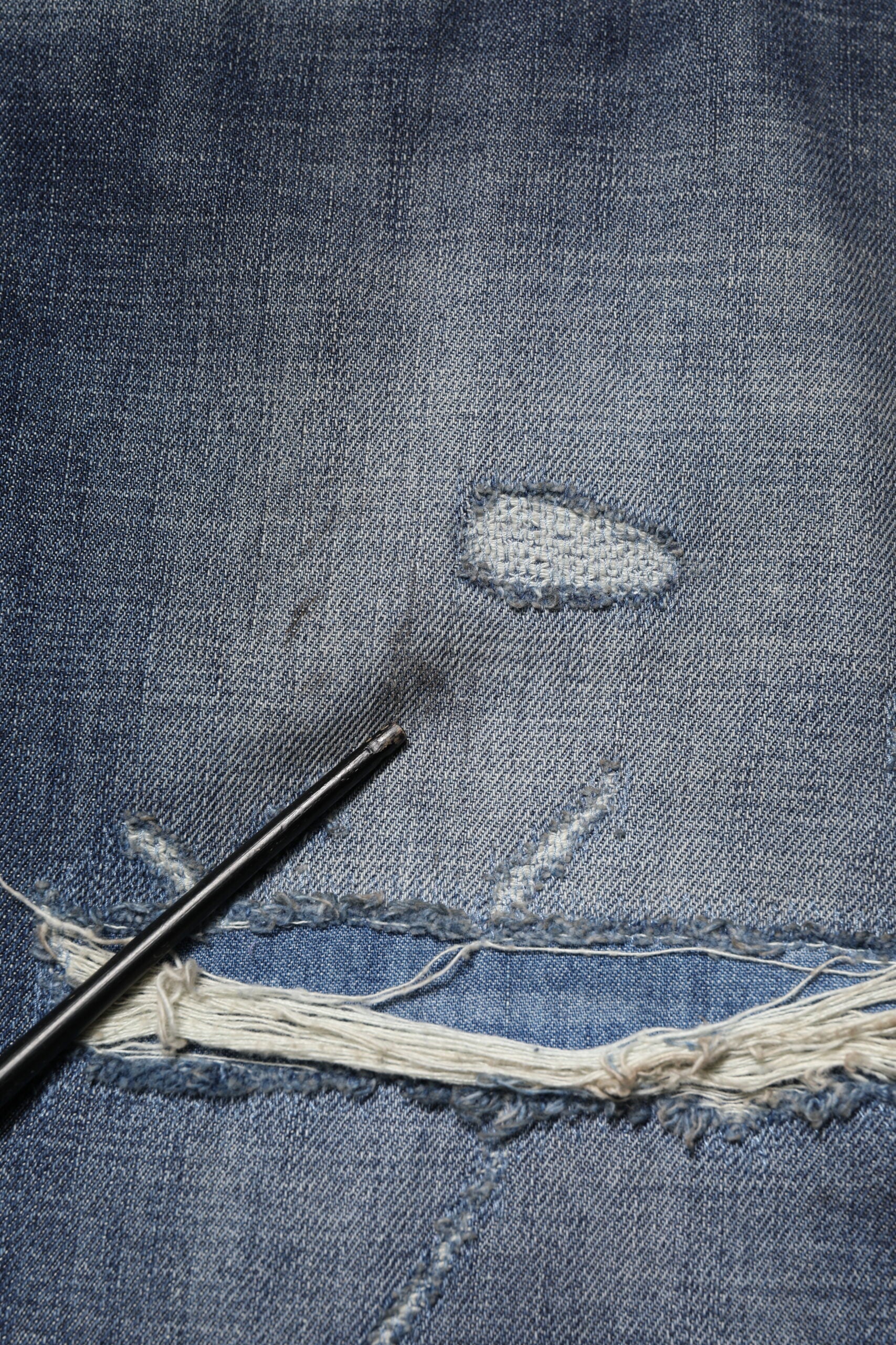 Blue Washed Tattered Cotton Men Jeans