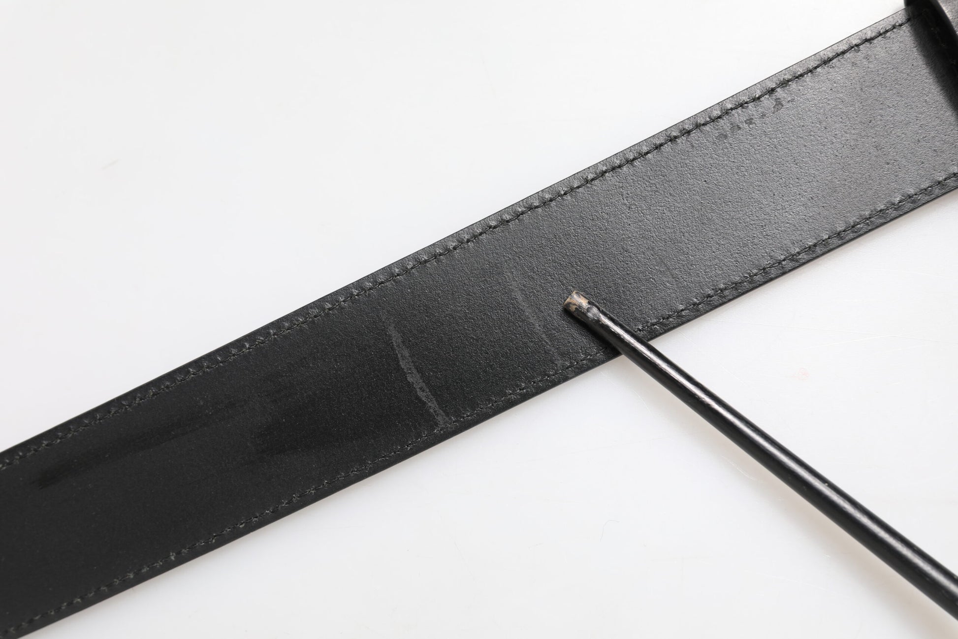 Black Leather Classic Metal Logo Buckle Belt