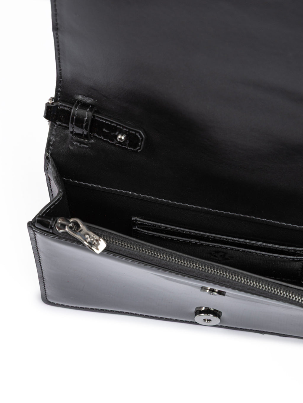 Black GT patent leather bag with chain