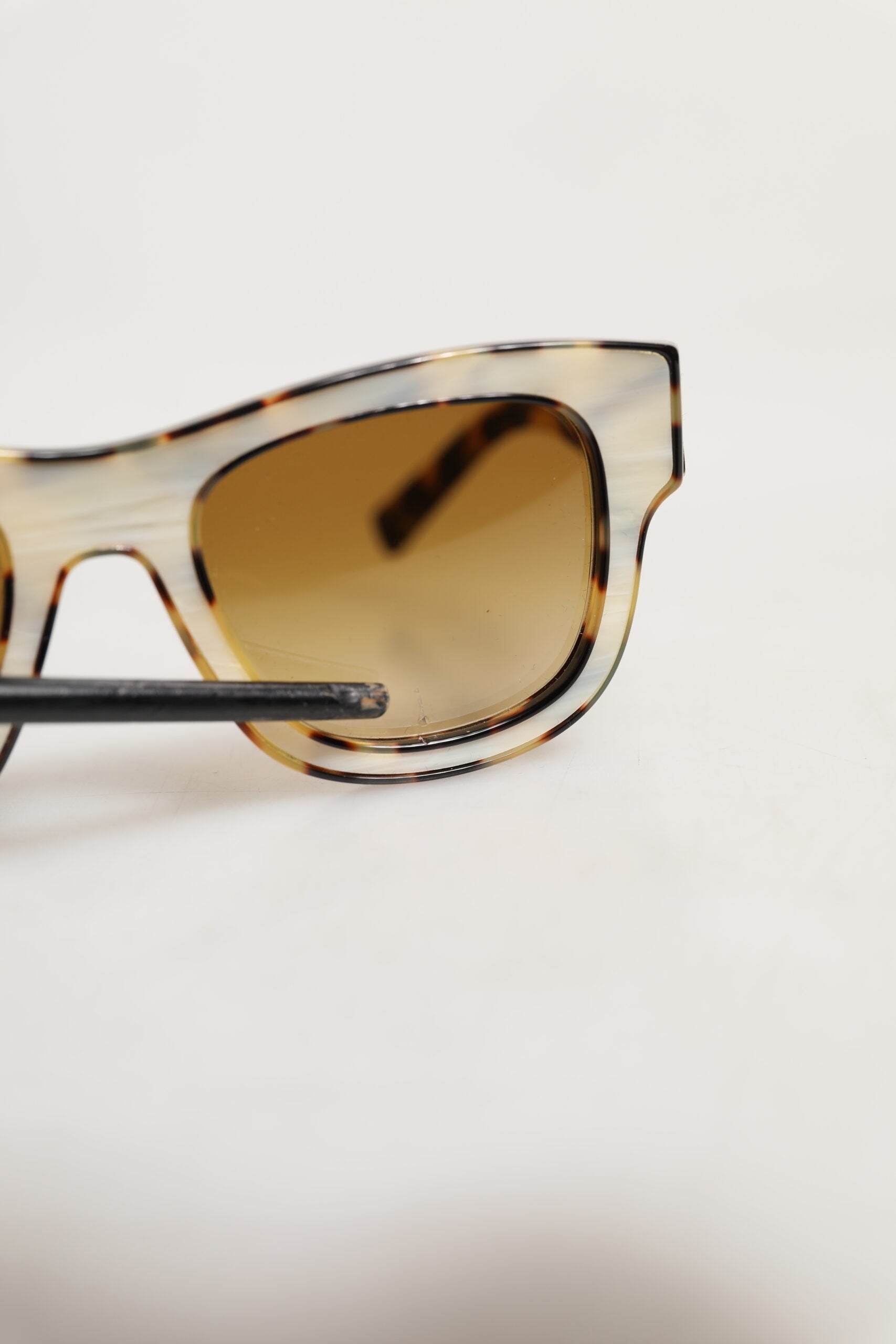 DG4379F White Tortoiseshell Gradient Acetate Shades Sunglasses