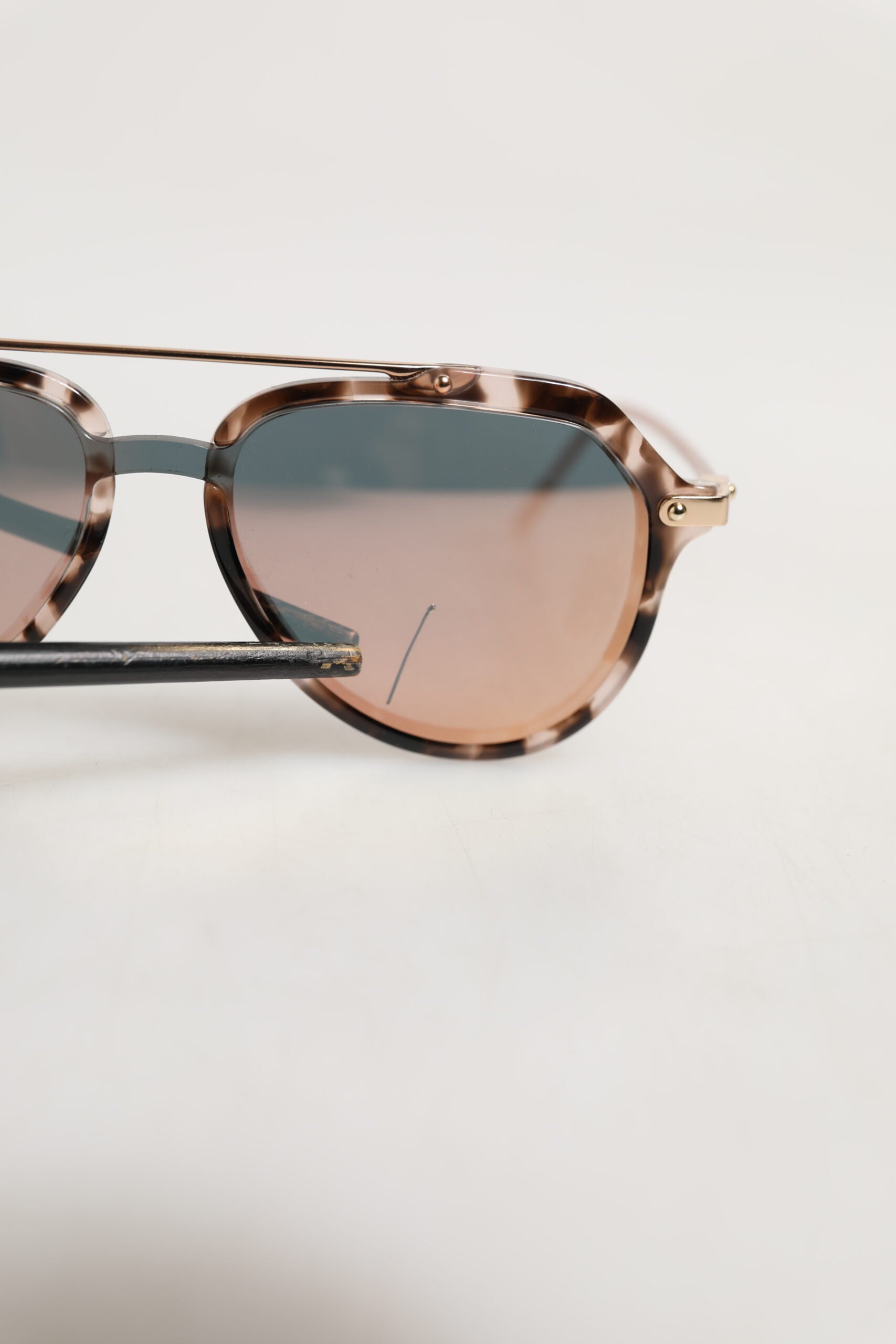 DG4330 Tortoise Shell Aviator Frame Eyewear Sunglasses